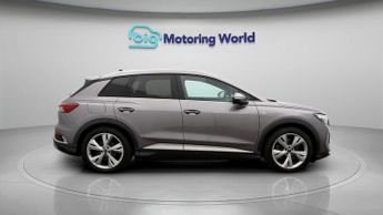 Audi Q4 e-tron S LINE