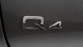 Audi Q4 e-tron S LINE