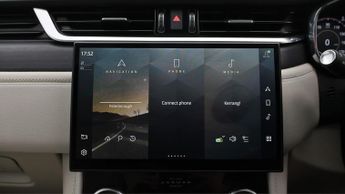 Jaguar F-PACE R-DYNAMIC BLACK