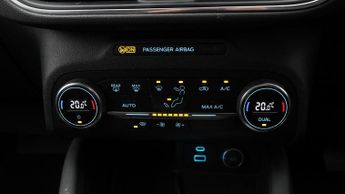 Ford Kuga TITANIUM FIRST EDITION