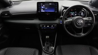 Toyota Yaris DYNAMIC