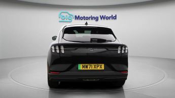 Ford Mustang Mach-E BASE