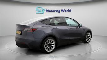 Tesla Model Y BASE