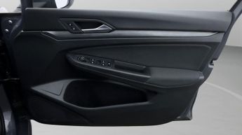 Volkswagen Golf STYLE ETSI DSG