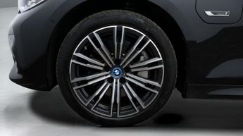 BMW 3 Series 330E M SPORT