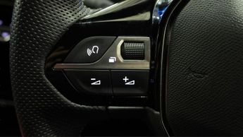 Peugeot E-208 GT PREMIUM