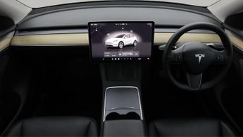 Tesla Model Y LONG RANGE AWD