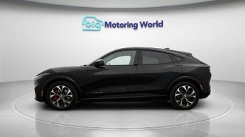 Ford Mustang Mach-E BASE