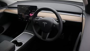 Tesla Model Y BASE