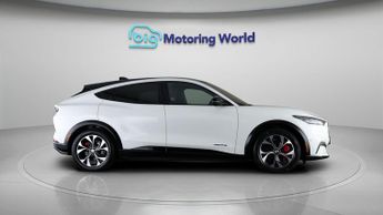 Ford Mustang Mach-E BASE