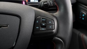 Ford Mustang Mach-E BASE