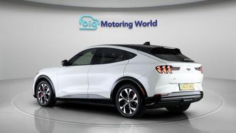 Ford Mustang Mach-E BASE