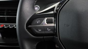 Peugeot E-208 ALLURE PREMIUM PLUS