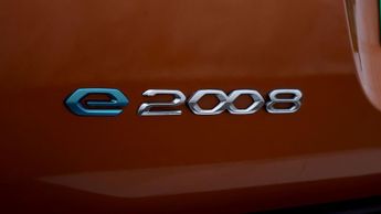 Peugeot E-2008 ALLURE PREMIUM PLUS