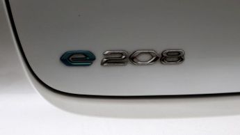 Peugeot E-208 GT PREMIUM