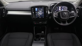 Volvo XC40 B4 MOMENTUM