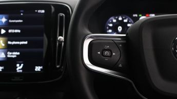 Volvo XC40 B4 MOMENTUM