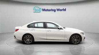 BMW 3 Series 330E SPORT PRO