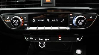 Audi A4 Avant AVANT TFSI QUATTRO S LINE BLACK EDITION