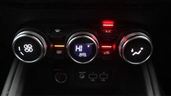 Renault Clio ICONIC E-TECH