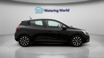 Renault Clio ICONIC E-TECH