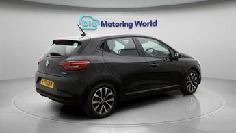 Renault Clio ICONIC E-TECH