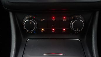 Mercedes-Benz GLA GLA 180 URBAN EDITION