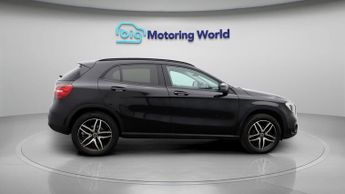 Mercedes-Benz GLA GLA 180 URBAN EDITION