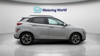 Hyundai KONA PREMIUM