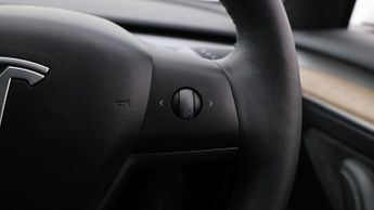 Tesla Model 3 MODEL 3