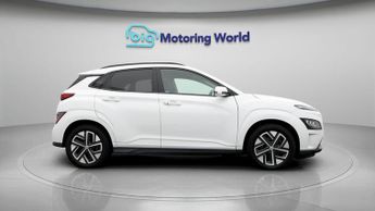Hyundai KONA PREMIUM