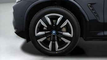 BMW iX3 M SPORT
