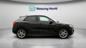 Audi Q2 TDI S LINE