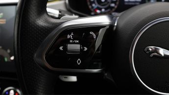 Jaguar F-PACE R-DYNAMIC SE