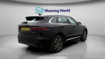 Jaguar F-PACE R-DYNAMIC SE
