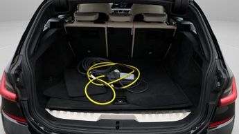 BMW 3 Series 330E M SPORT