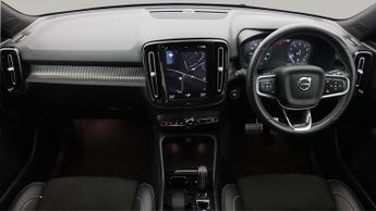 Volvo XC40 B4 R-DESIGN