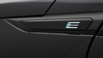 Peugeot E-2008 GT