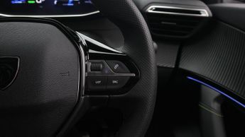 Peugeot E-2008 GT
