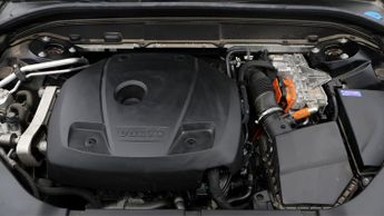 Volvo XC60 RECHARGE T6 PLUS AWD