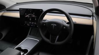 Tesla Model Y LONG RANGE AWD