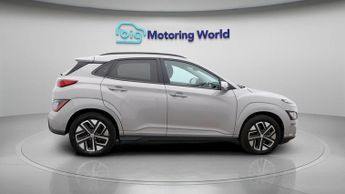 Hyundai KONA PREMIUM