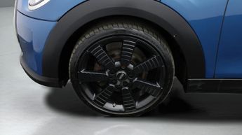 MINI Hatch COOPER EXCLUSIVE