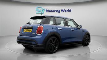 MINI Hatch COOPER EXCLUSIVE