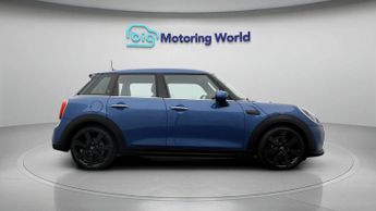 MINI Hatch COOPER EXCLUSIVE