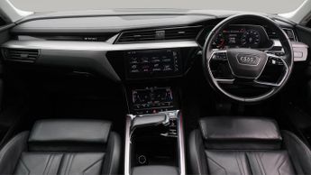 Audi e-tron QUATTRO BASE