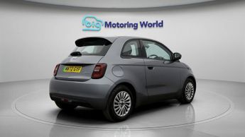Fiat 500e ACTION
