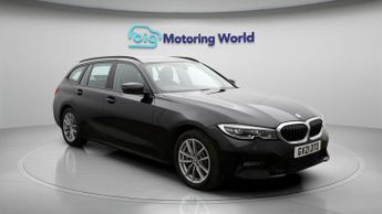 BMW 3 Series 330E SE PRO