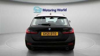 BMW 3 Series 330E SE PRO