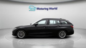 BMW 3 Series 330E SE PRO